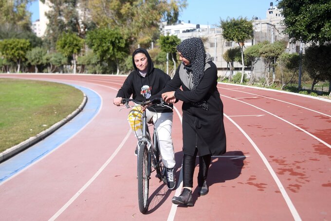 Gaza_Bicycle_teach_alone.JPG