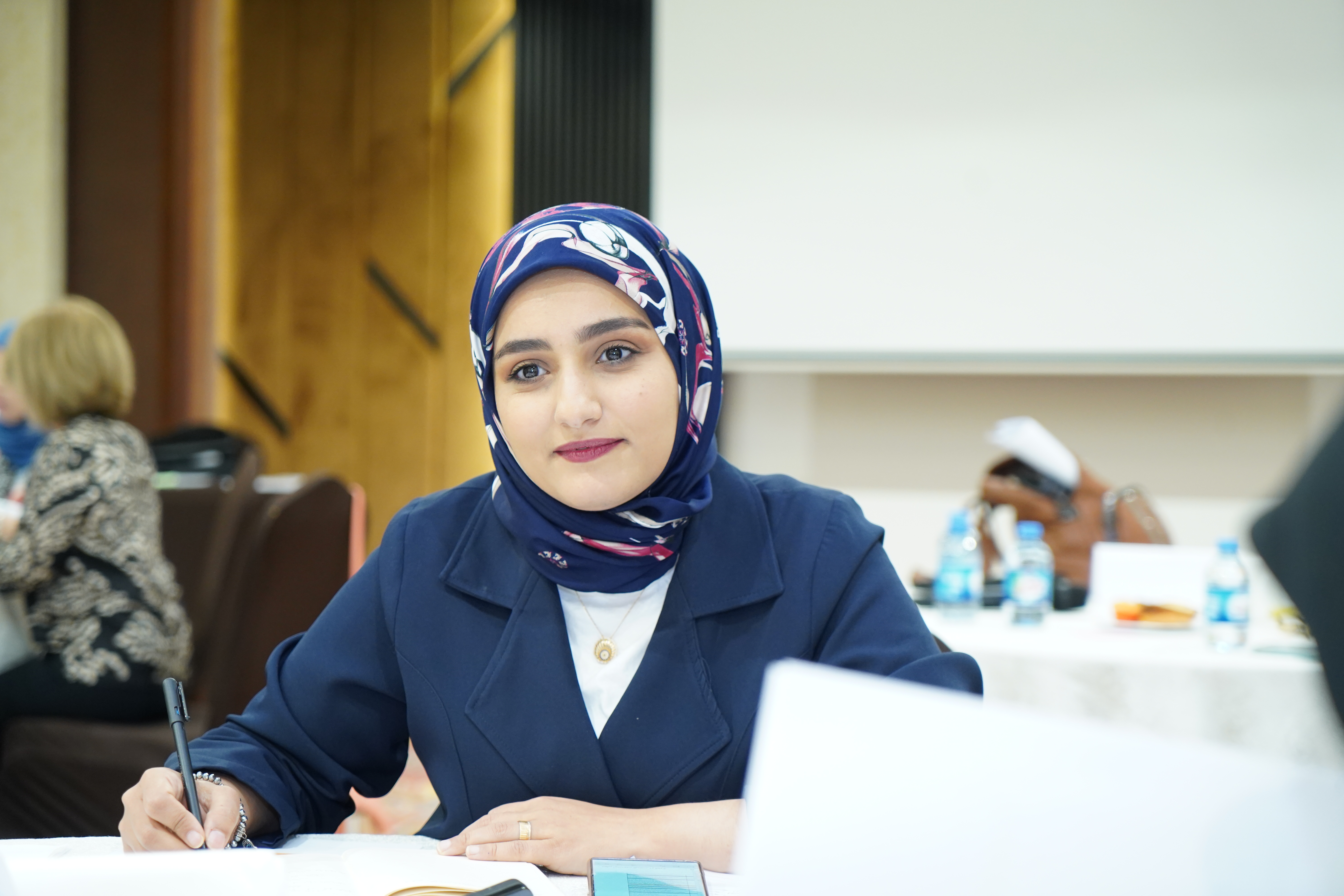   Noor Esam Al-Khateeb
